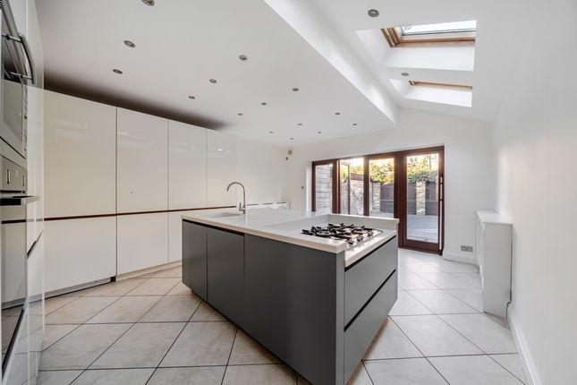 28, Devereux Road, Windsor photo 4