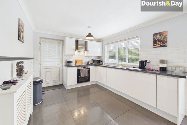 7 Bartlett Close, Stafford photo 3