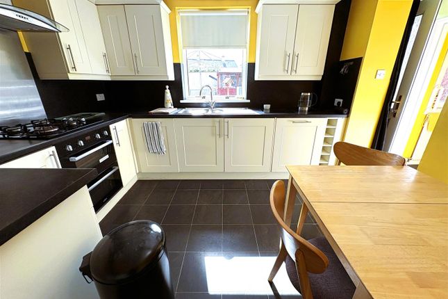 4, Longmoor Crescent, Elgin photo 4