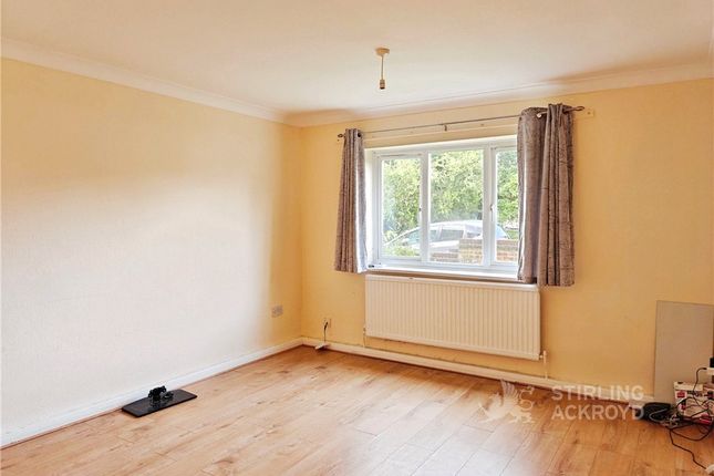 Fairlands Avenue, Guildford photo 3