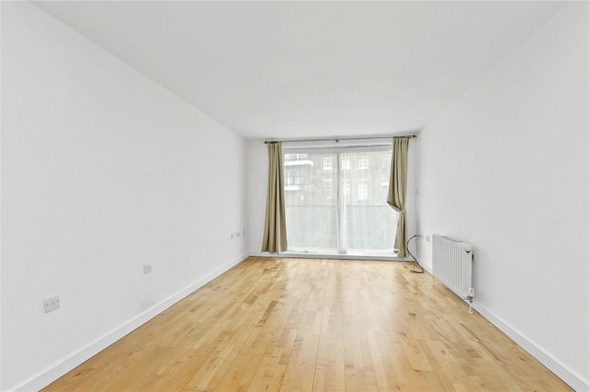 Flat for sale in Petersham Road, Richmond