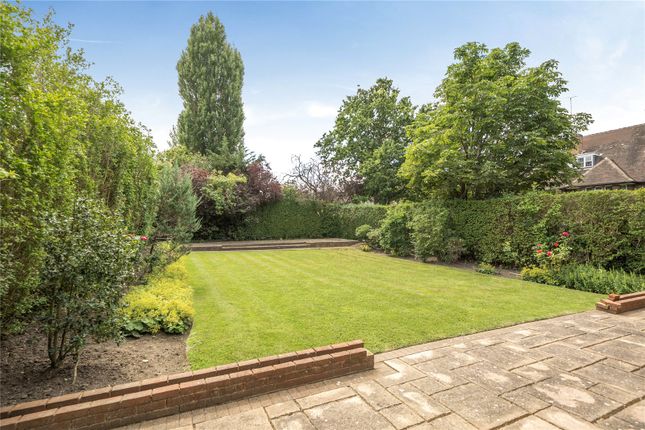 51, Holne Chase, London photo 4