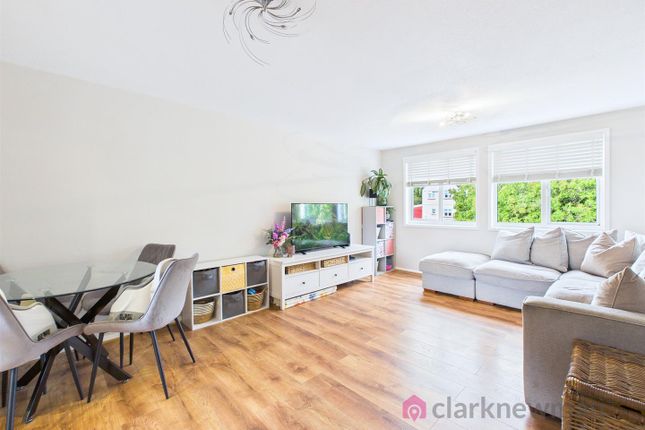 165, Guilfords, Old Harlow photo 2