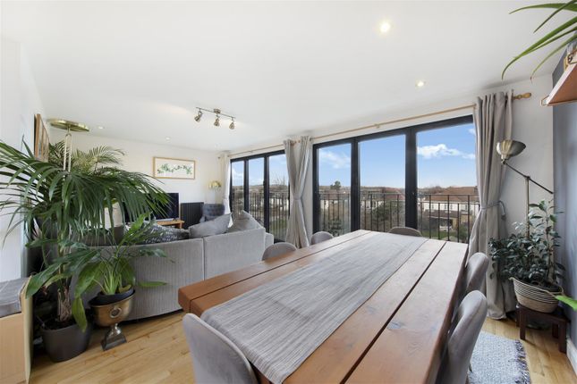 49, Bellingham Road, London photo 4