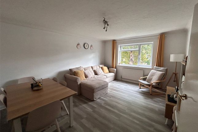 32, Bells Hill, Herts photo 2
