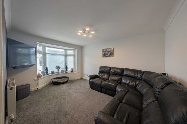 18, Pevensey Drive, Clacton on Sea photo 3