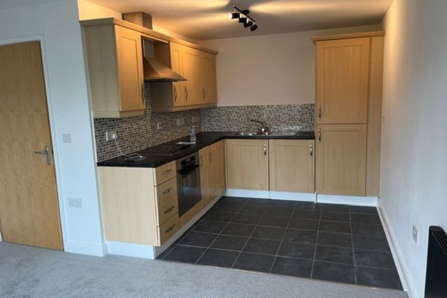 9 Pintail Close, Cheltenham photo 2