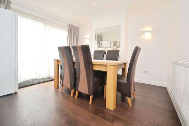 61, Windermere Avenue, Hornchurch photo 4