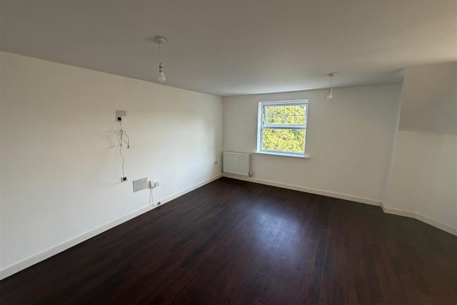 Flat 7, 9, Wells View Drive, Bromley photo 2