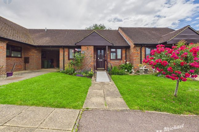 2-bed house on 42 William Hill Drive, Aylesbury, £220,000