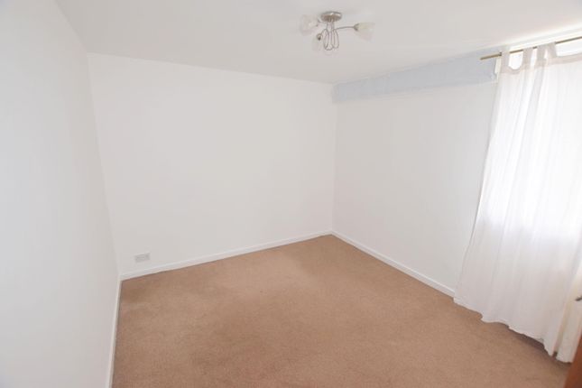Thumbnail Room to rent in St. Johns Close, Mildenhall, Bury St. Edmunds