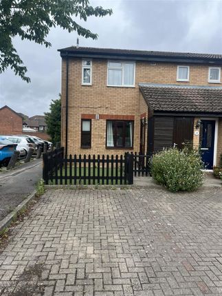 121, Bader Gardens, Slough photo 2