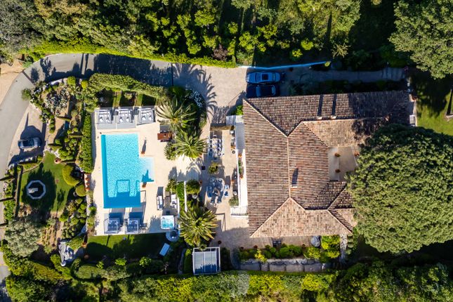 Villa for sale in Saint-Tropez, Var, Provence-Alpes-Côte D'azur, France