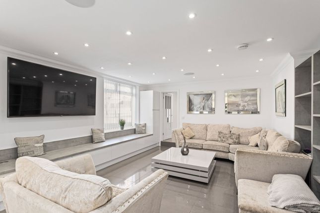 20, Sheephousehill, Fauldhouse photo 2