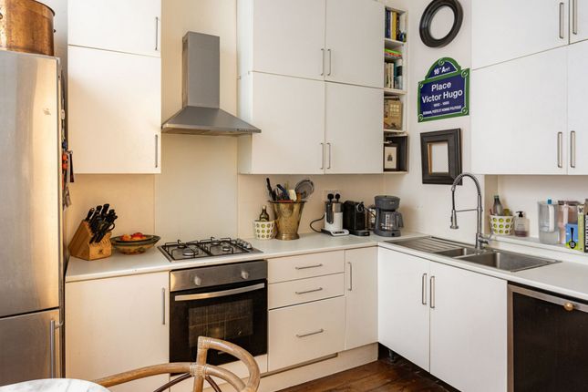 Flat Flat 5, 34, Redcliffe Square, London photo 3