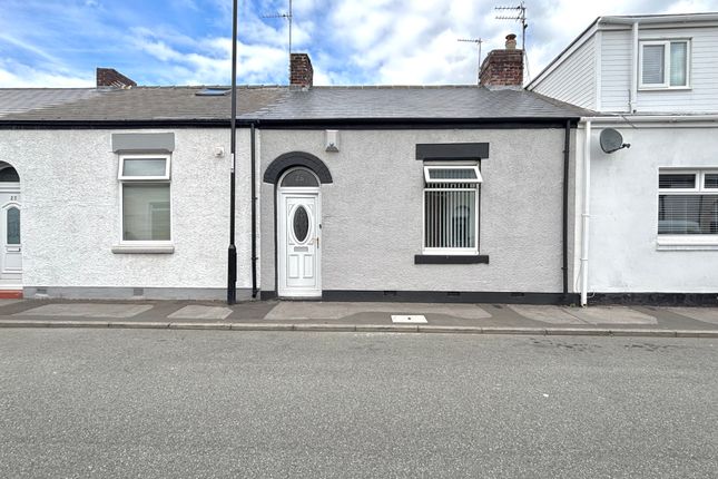 2-bed house on 25, Sunderland, £800/mo