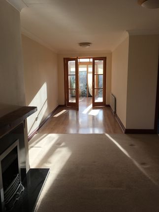 37 Forresters Close, Doncaster photo 4