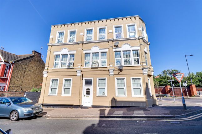 Flat for sale in Station Road, Westcliff-On-Sea