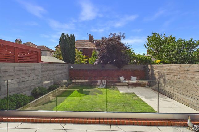 8, Forster Avenue, South Shields photo 4