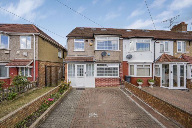 A Simply Stunning And Immaculately Presented Family Home Of Impressive Proportions, Fully Extended And Comprehensively Renovated, With Generous, Versatile And Well-Arranged Living Space Extending To c.1,725Ftâ².