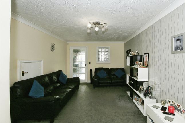 Town house for sale in Chamomile Way, Spalding