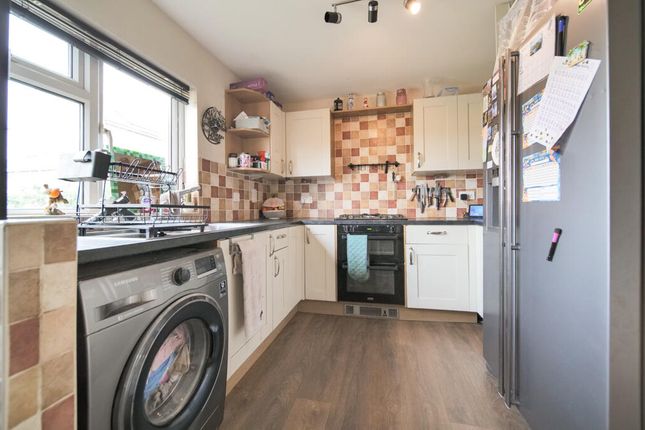 16, Chalfield Crescent, Melksham photo 4
