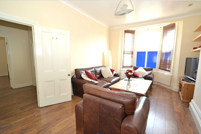 Flat for sale in Bayford Road, London