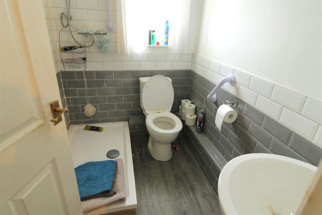1, Squires Court, Sheerness photo 4