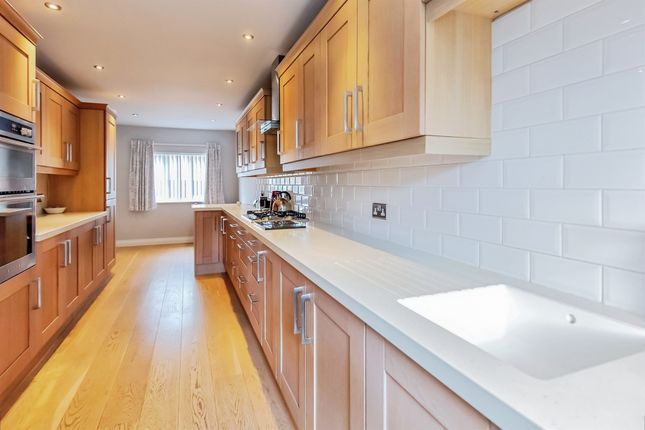 16, Chandler Gardens, Kettering photo 2