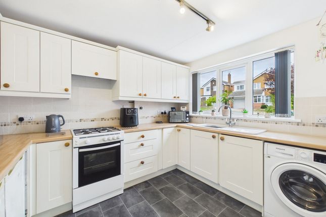 60 Greendale Road, Nottingham photo 3
