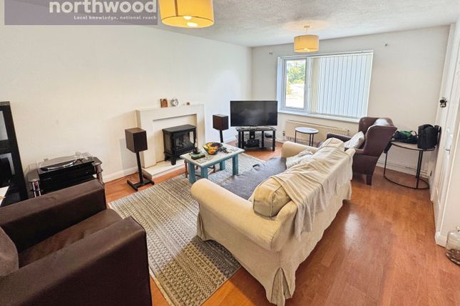 8, Ortega Close, Wirral photo 4