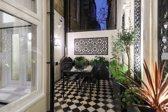 Flat for sale in Queen's Gate Terrace, London
