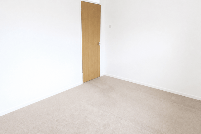 27 Buzzard Road, Luton photo 5