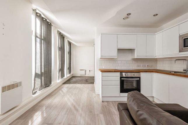 Apartment 3, 4, James Street, Bradford photo 4