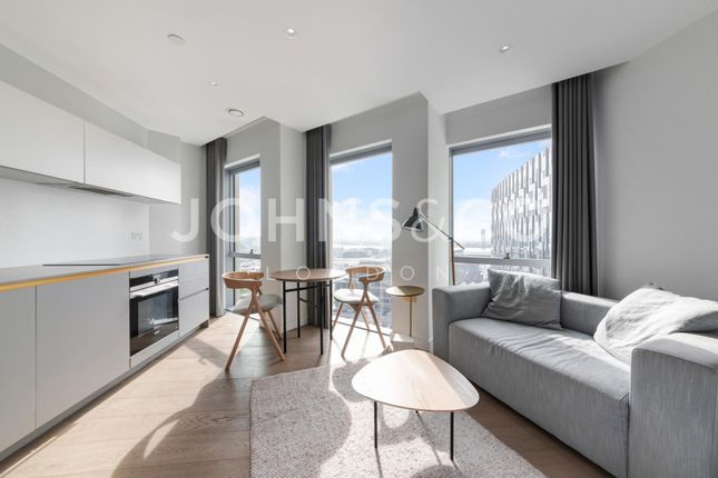 Studio flat on Flat 1102 4, Cutter Lane, London, £2,150/mo