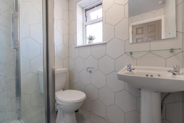 26, Teversal Avenue, Nottingham photo 4