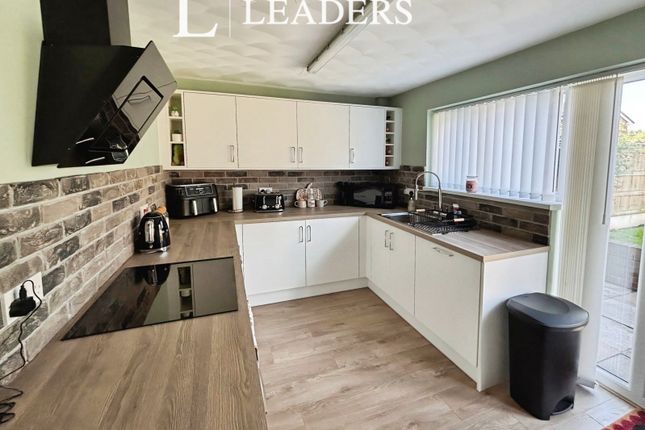6, Dove Close, Warrington photo 4