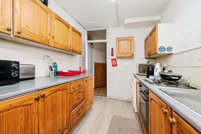 17, Cave Road, London photo 4