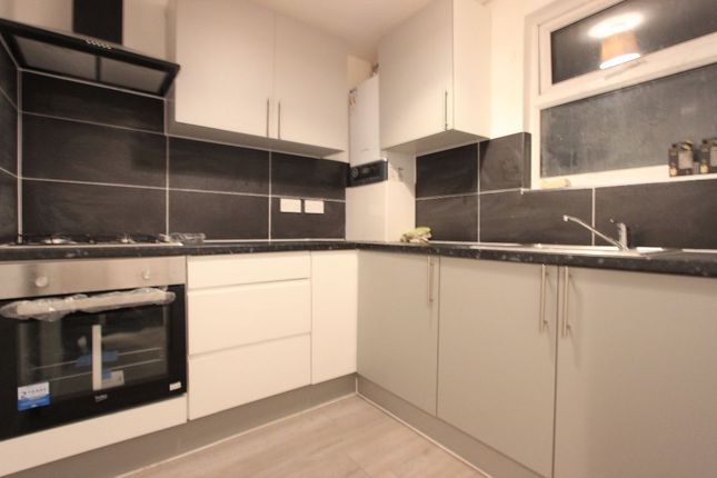 2 Bed Flat To Rent In Brock Road Plaistow London E13 Zoopla