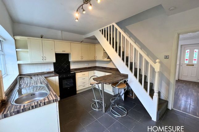 29, Yewtree Avenue, St Helens photo 2