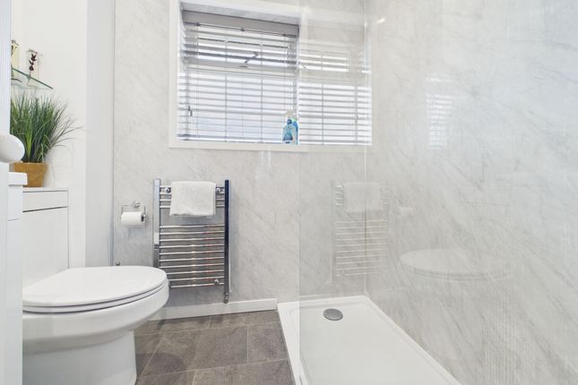 36 Stenning Avenue, Stanford-Le-Hope photo 4