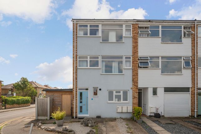 17, Thames Street, Walton-on-Thames photo 3