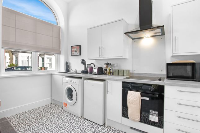 Flat 1, 77 Craddock Street, Cardiff photo 5