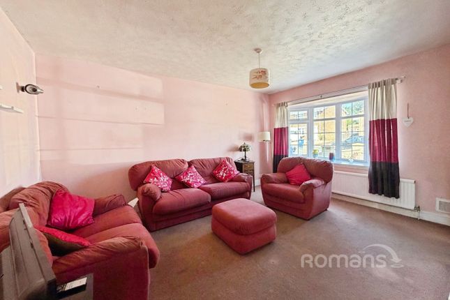 73, Pennine Way, Hampshire photo 4