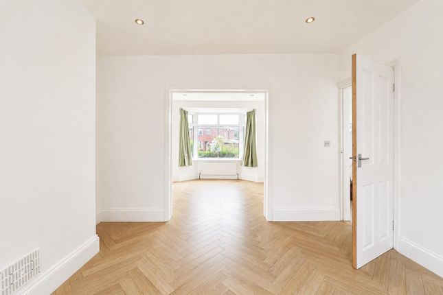 46, Russell Road, Salford photo 4