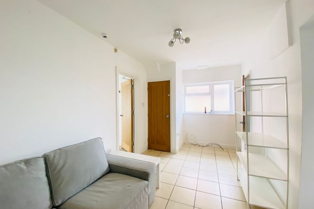28 Western Boulevard, Nottingham photo 4