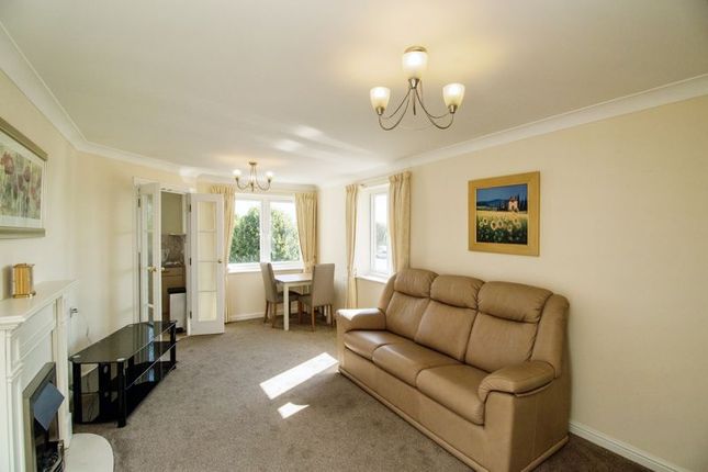 Thumbnail Flat for sale in Cleves Court, Benfleet