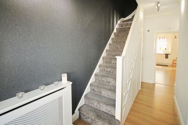 16, Montreal Road, Ilford photo 4
