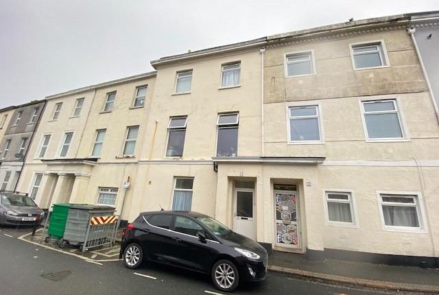 Terraced house to rent in Clifton Place, Plymouth