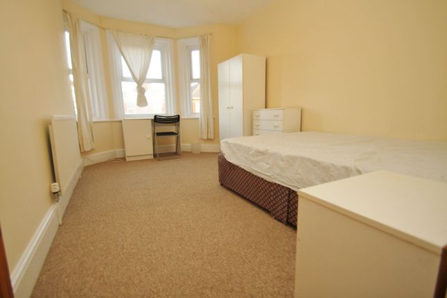 26 Osborne Road, Bournemouth photo 5